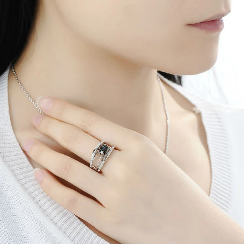 Creative Three-dimensional Black Spider Knitmesh Ring