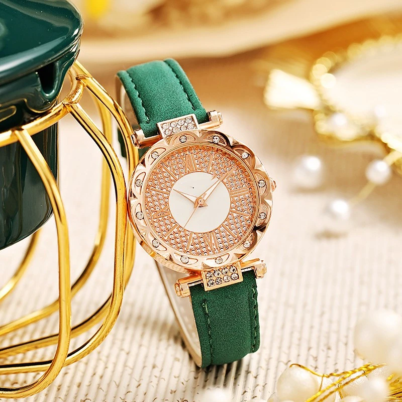 Diamond-encrusted Starry Belt Women's Quartz Watch