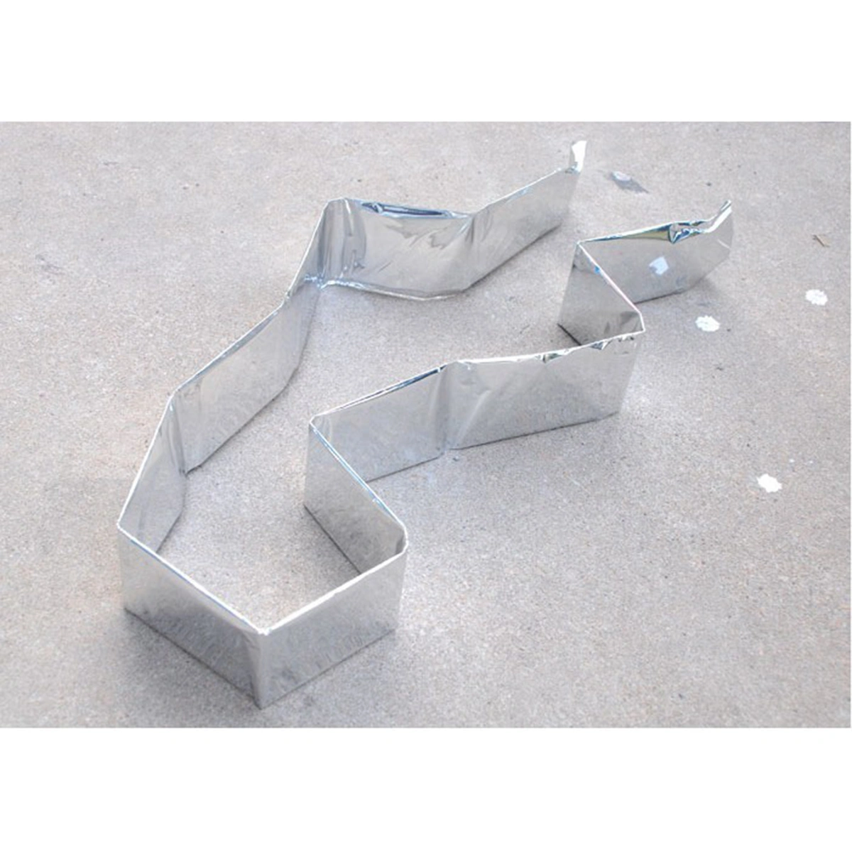 2pcs 210*130cm Outdoor Survival Emergency Warm Blanket Foldable Waterproof Heat Reflective Mylar Film Thermal Blanket for First Aid Exploration Natural Disasters Supplies