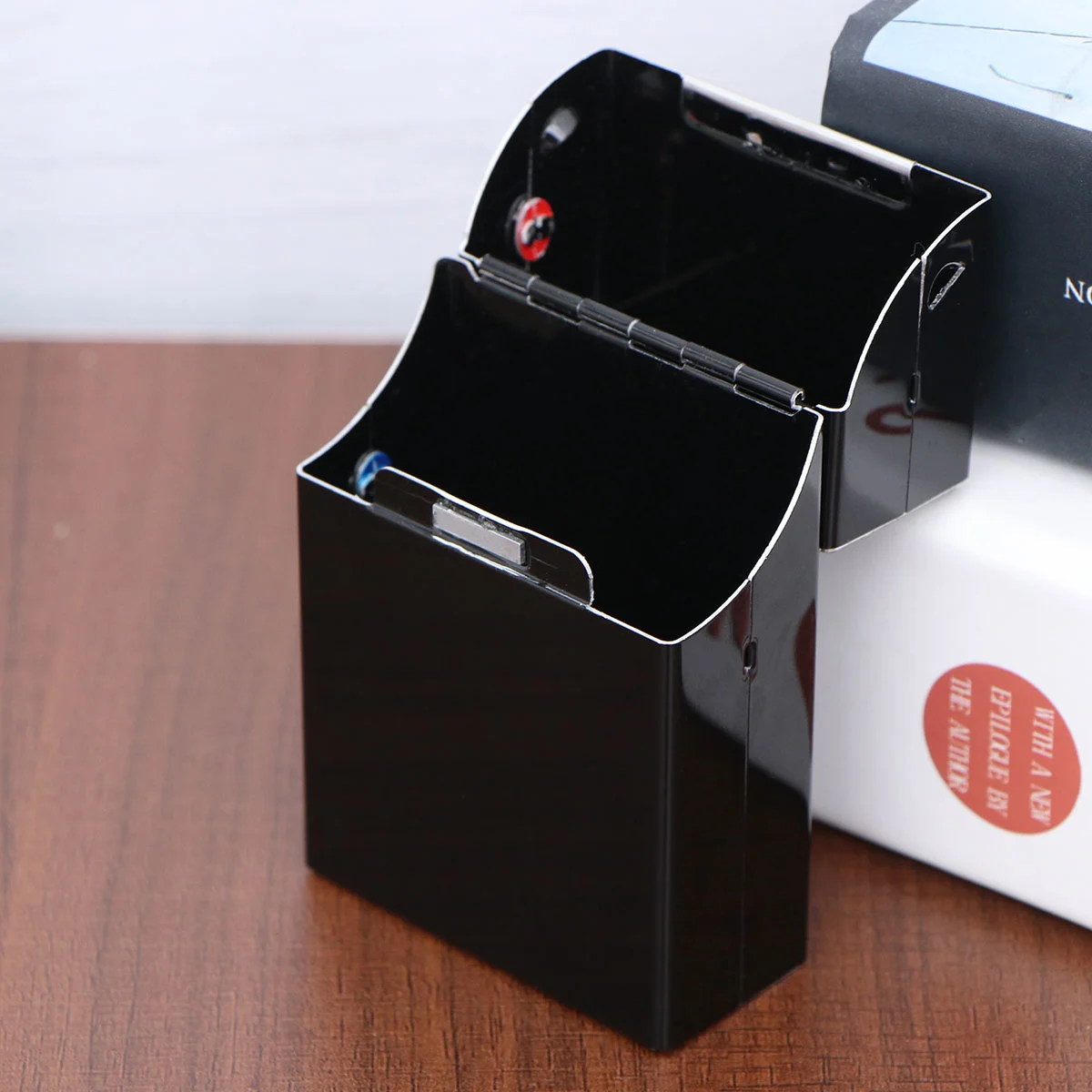 Automatic Clamshell Cigarette Case Large Capacity Magnetic Aluminum Cigarette Case (Black)