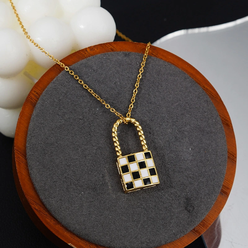 Chessboard Plaid Necklace For Women Stylish Pendant Niche Design All-match High-grade Clavicle Chain