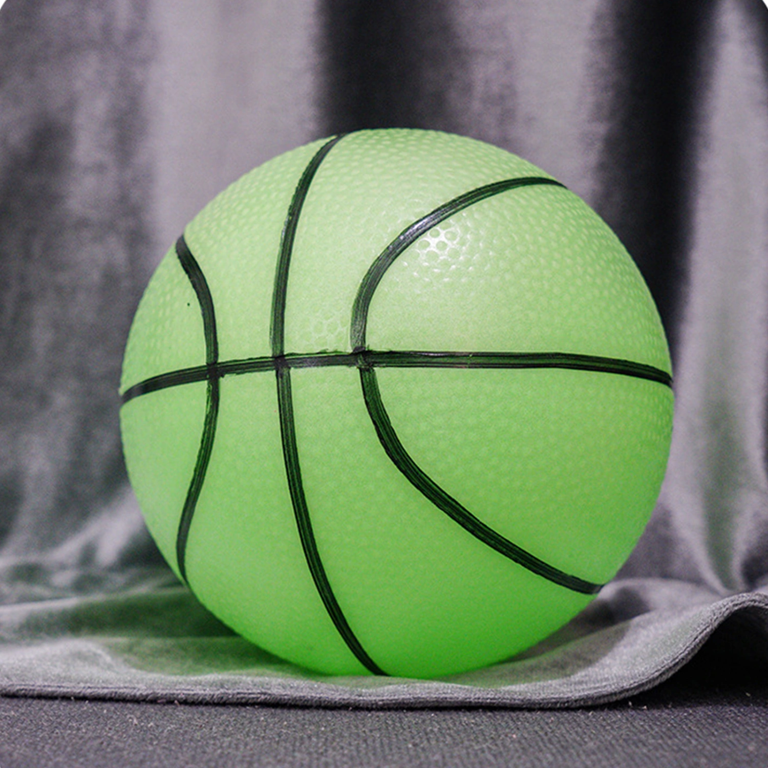 Light Up Basketball High Elasticity Battery-free PVC High Bright Holographic Basketball for Kids