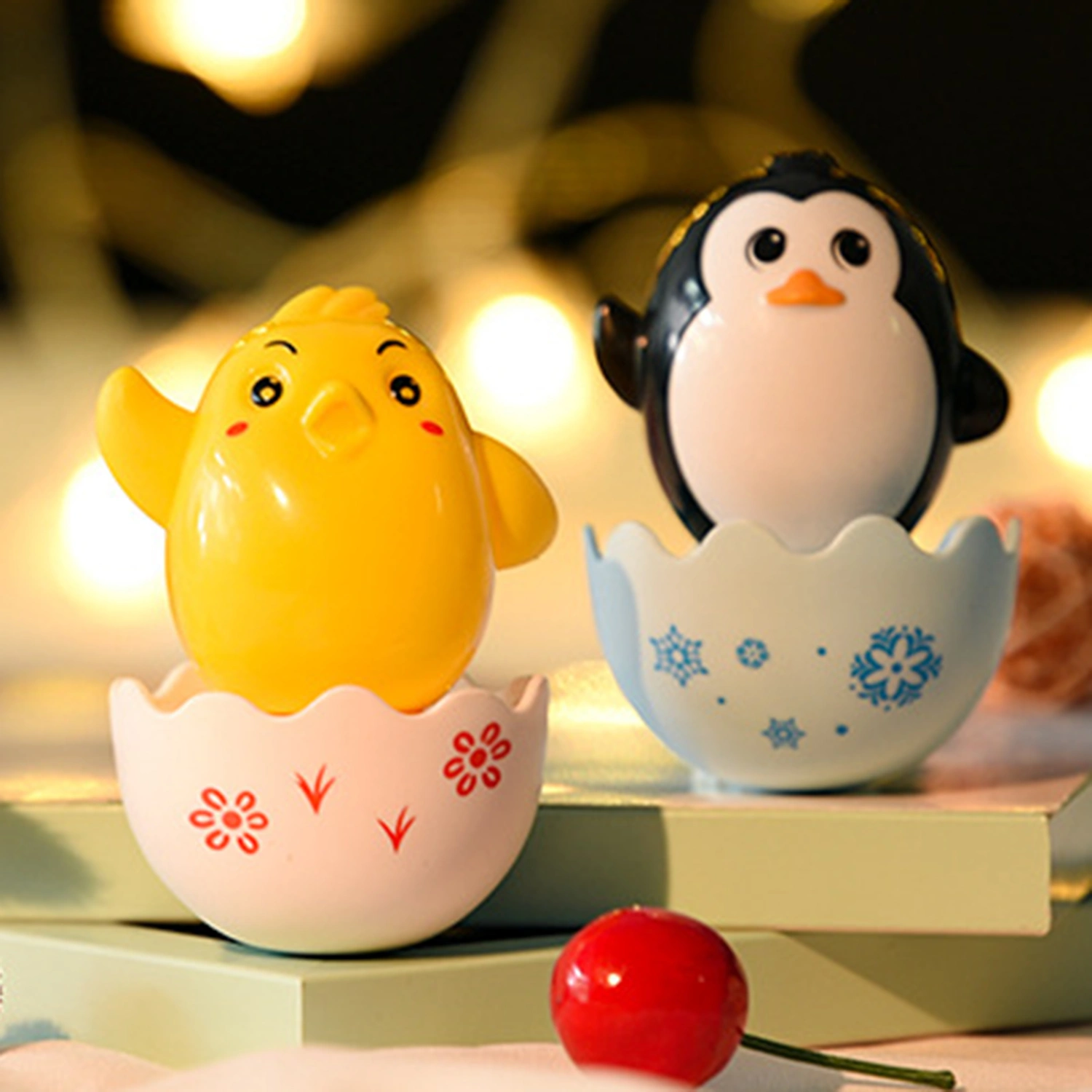 Preschool Toys Lovely Vivid Plastic Cartoon Chick Tumbler Toy for Baby