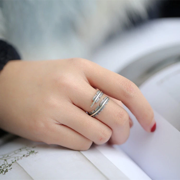 Vintage Roman Feather Sterling Silver Ring