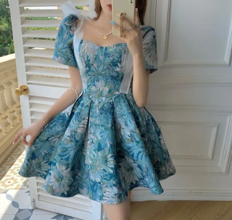 2023 summer new women's retro niche floral waist slimming dress