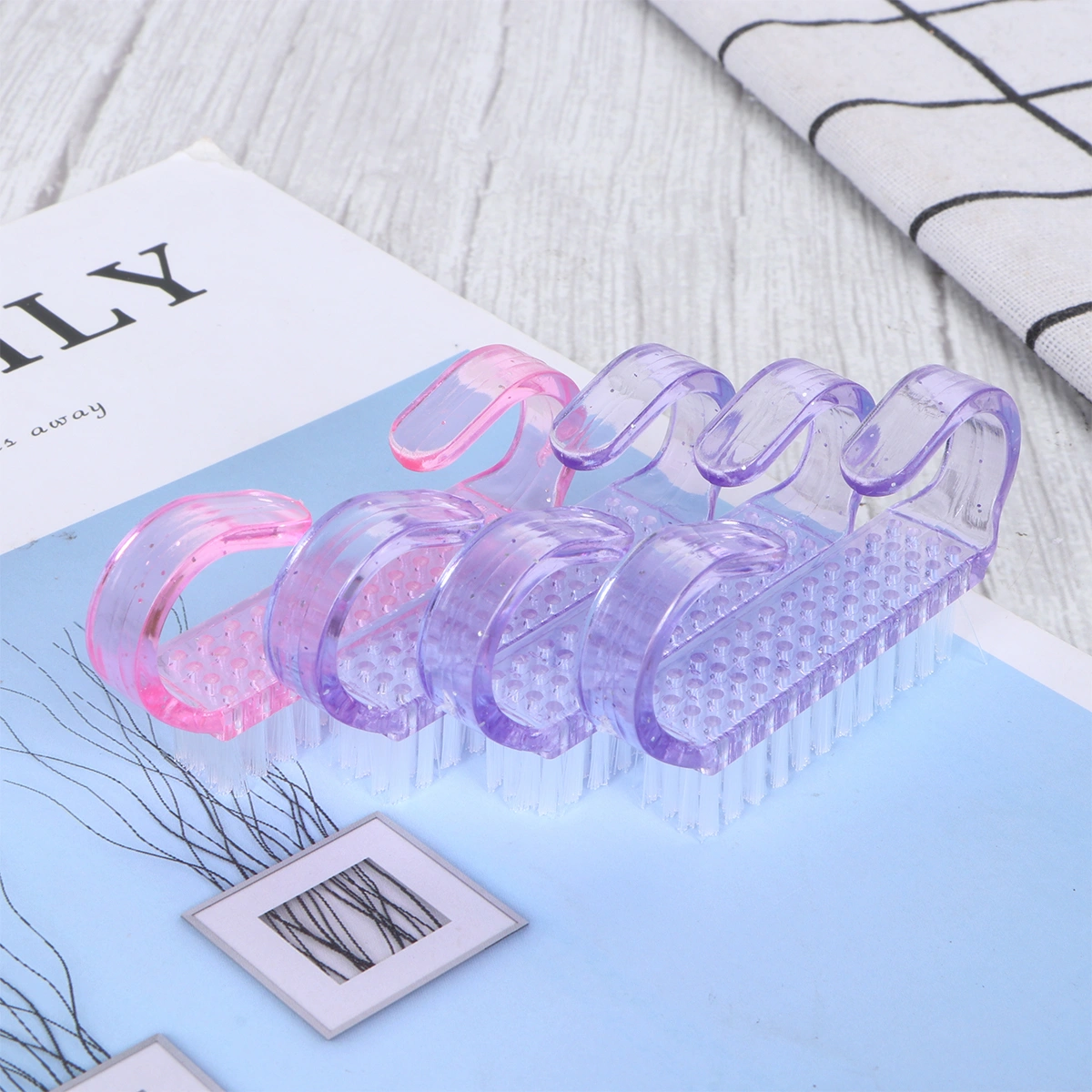 4pcs Handle Nail Brush Nail Hand Scrubbing Cleaning Brush (Random Color)