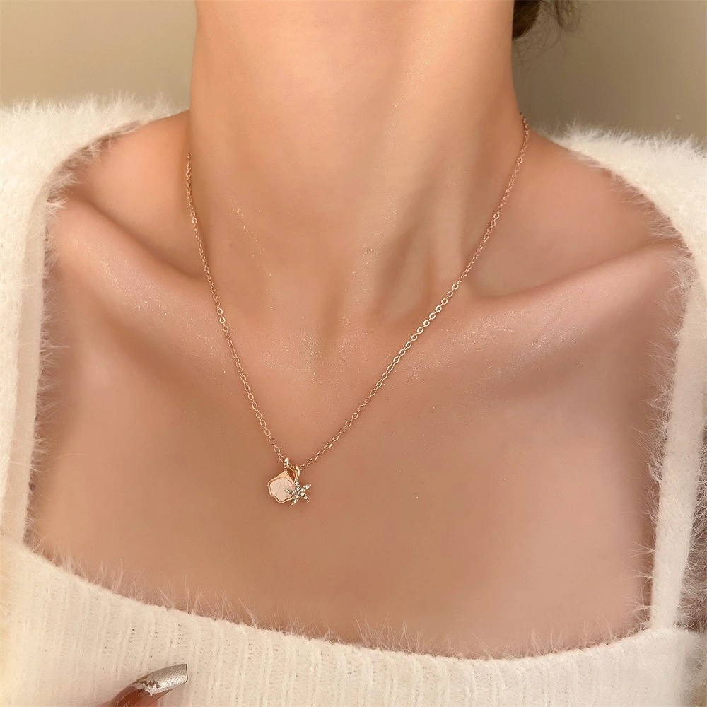 Women's Fashion Refined Rhinestone Star Clavicle Chain