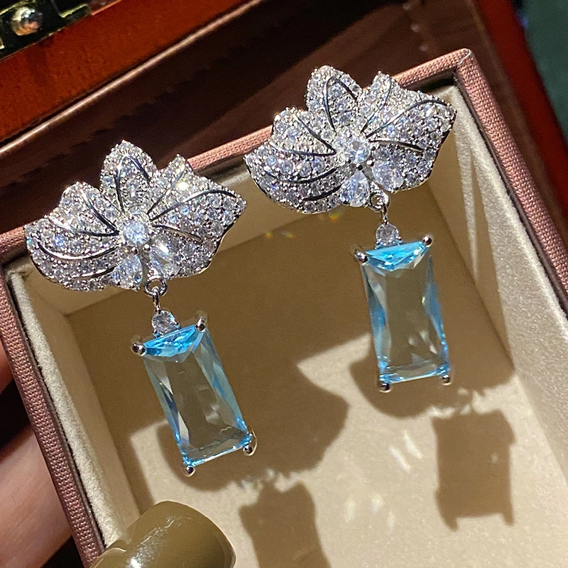 Maple Leaf Diamond Long Blue Diamond Pendant Earrings