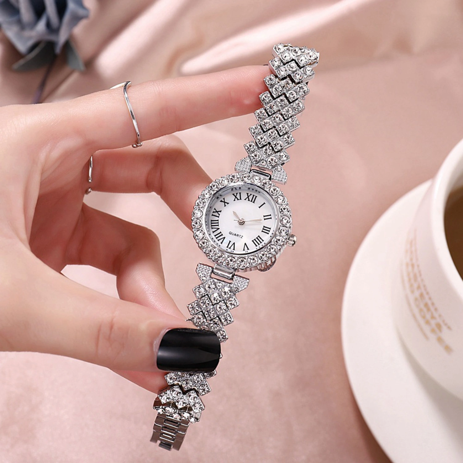 2Pcs/Set Women Watch Bracelet Kit Round Dial Shiny Rhinestones Inlaid Roman Numerals Pointer Display Accurate Decorative Gift Lady Quartz Wristwatch Bangle Jewelry Fashion Accessories