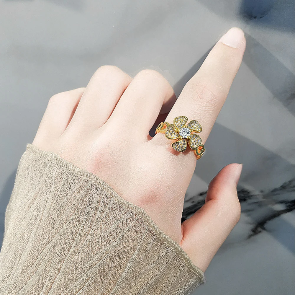 Women's Simple Fashion Micro Inlay Rotatable Flower Ring