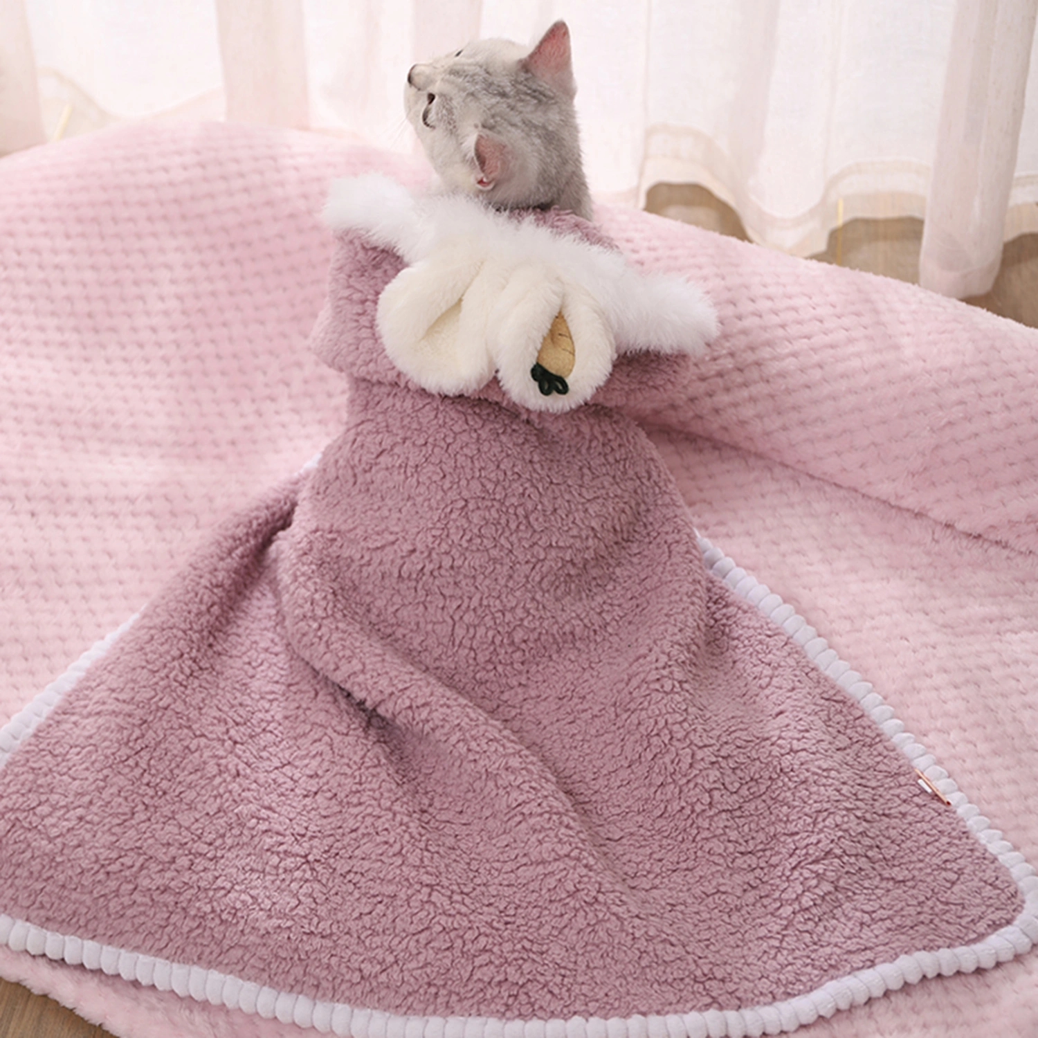 Dogs Blanket Adorable Multipurpose Soft Texture Dogs Cat Sleeping Cushion Blanket for All Seasons