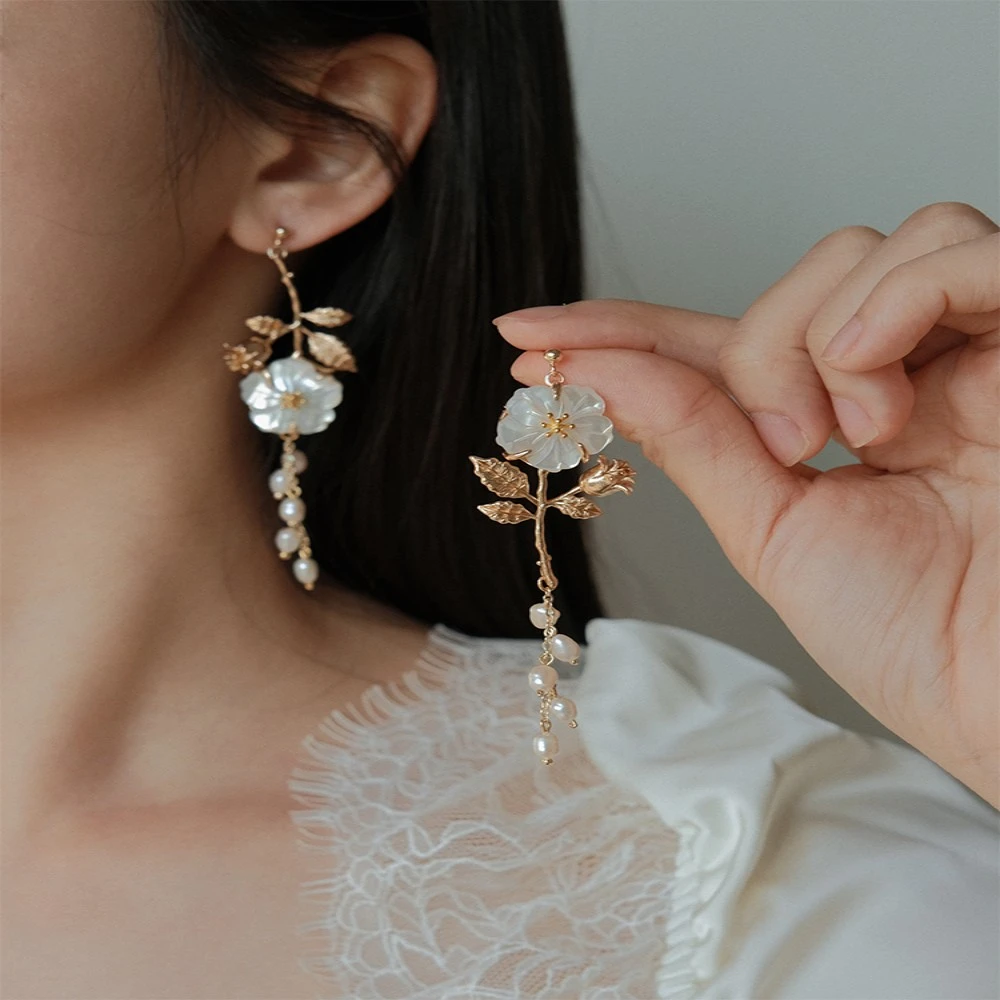 Handmade Retro Palace Natural Fritillary Pearl Stud Earrings