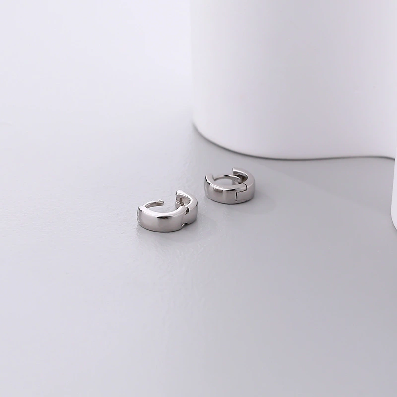 S925 Summer Sterling Silver Glossy Round Ear Clip