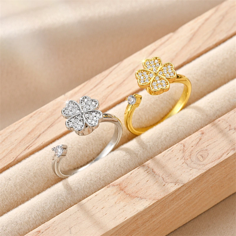 Rotating Clover Ring Female All-match Couple Ring Ornament