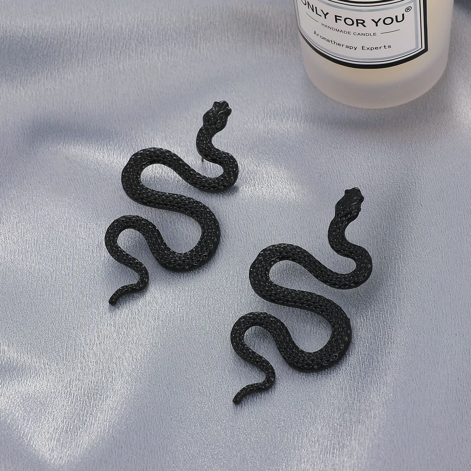 Fashion punk geometric metal carved animal snake earrings