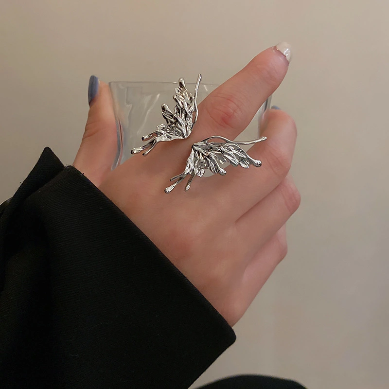 Personalized and high-end metal butterfly opening ring