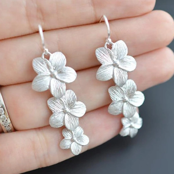 Simple Silver Color small white flower shape pendant engagement anniversary Earrings