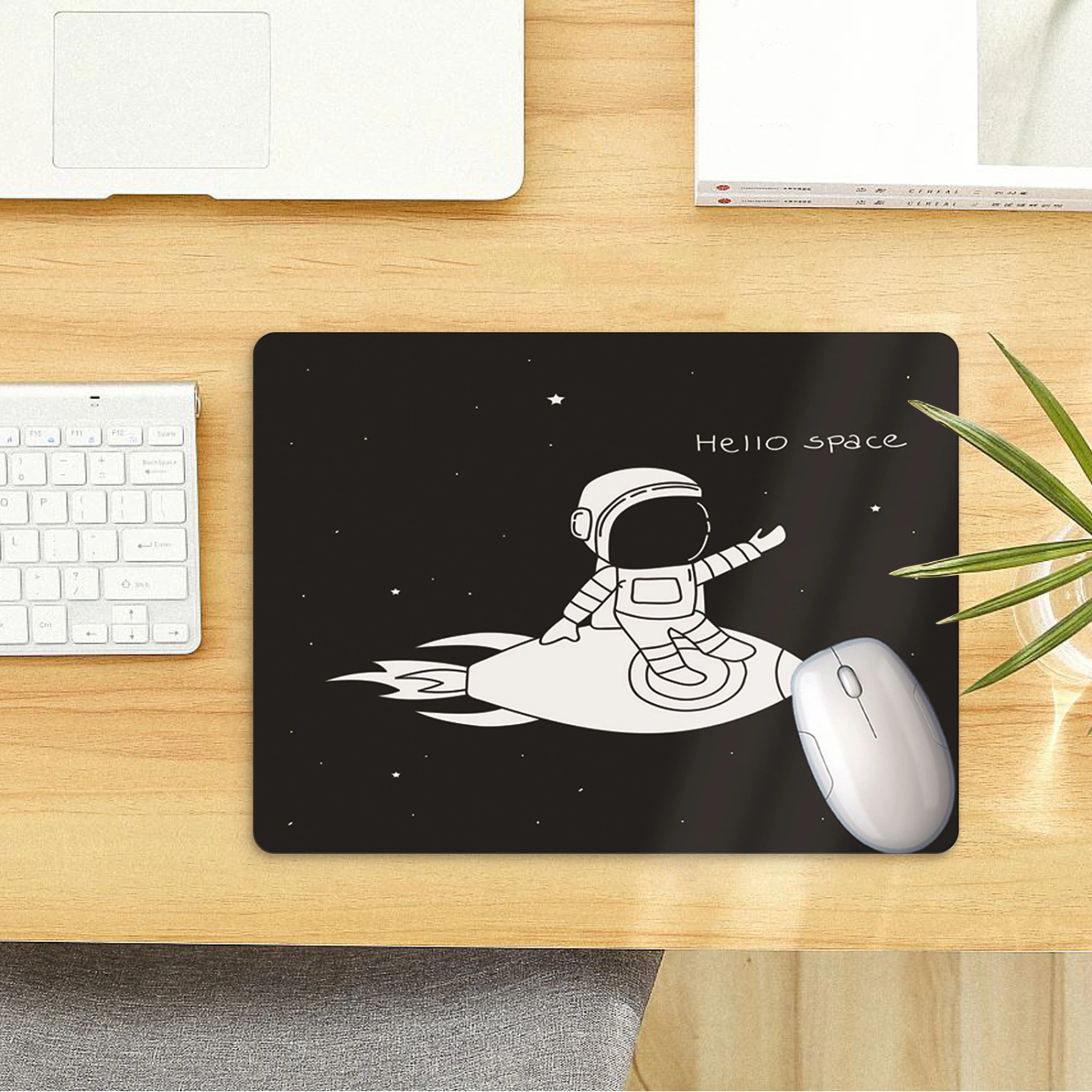 Mouse Pad Ultra-thin Anti-slip Rubber Cartoon Space Astronaut Desk Gaming Mousepad for Laptop