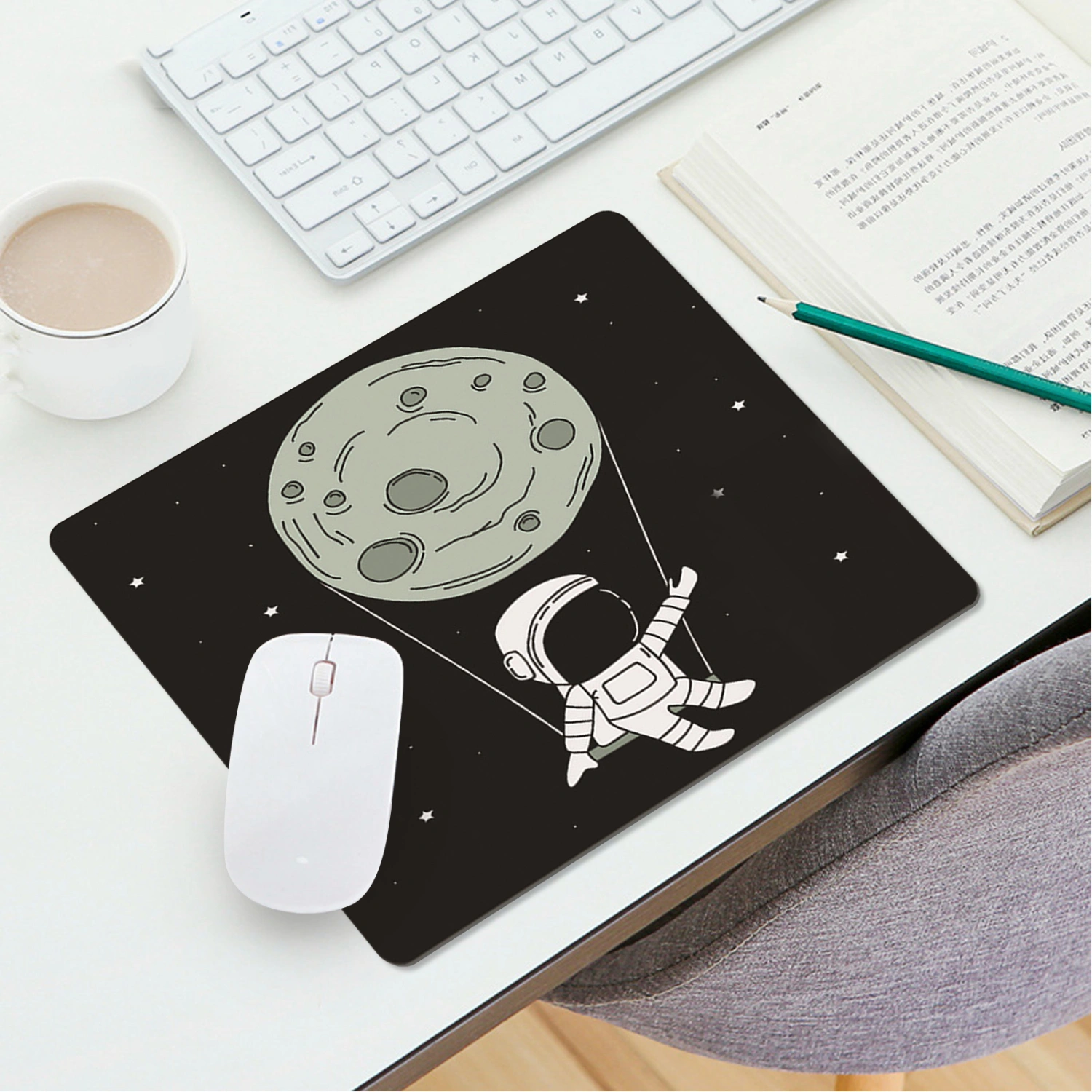 Mouse Pad Ultra-thin Anti-slip Rubber Cartoon Space Astronaut Desk Gaming Mousepad for Laptop