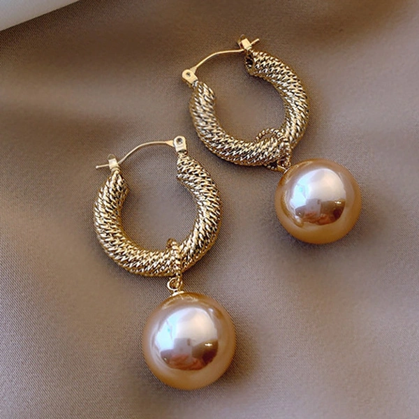 New Arrival Dominated Fashion Fine Pearl Drop Earrings Contracted Senior Geometric Metal Temperament Women Earrings Jewelry