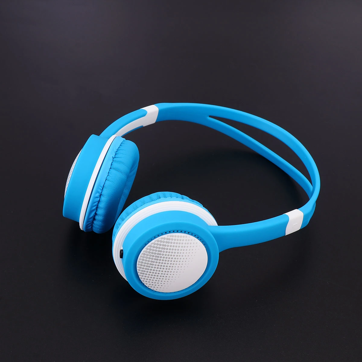 Wired Headphones Heavy Bass Kids Headset 3.5mm Earphone Wire Control Earphone for MP3 Player Smartphone (Blue)