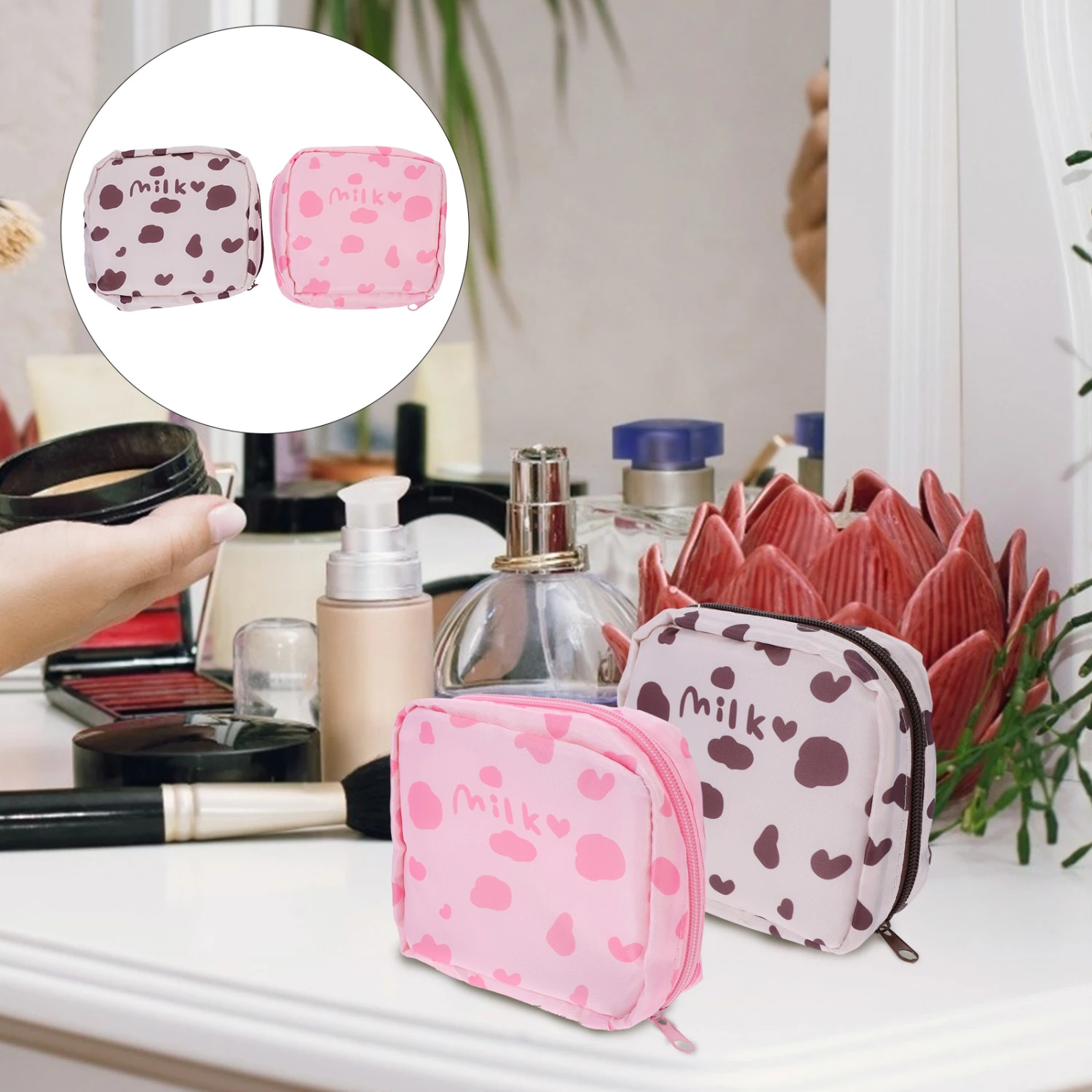 2pcs Fabric Cartoon Menstrual Pad Storage Bags Portable Makeup Bags (Assorted Color)
