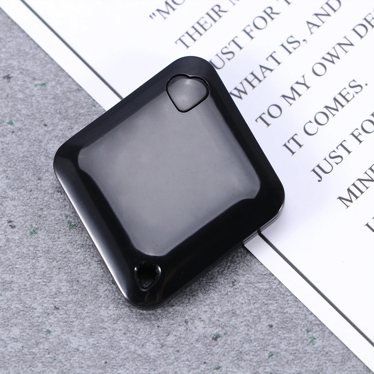 Smart Mini Anti-LostTracer Heart Shape Keys Wallet Bag Kids Trackers Finder Equipment (Black)