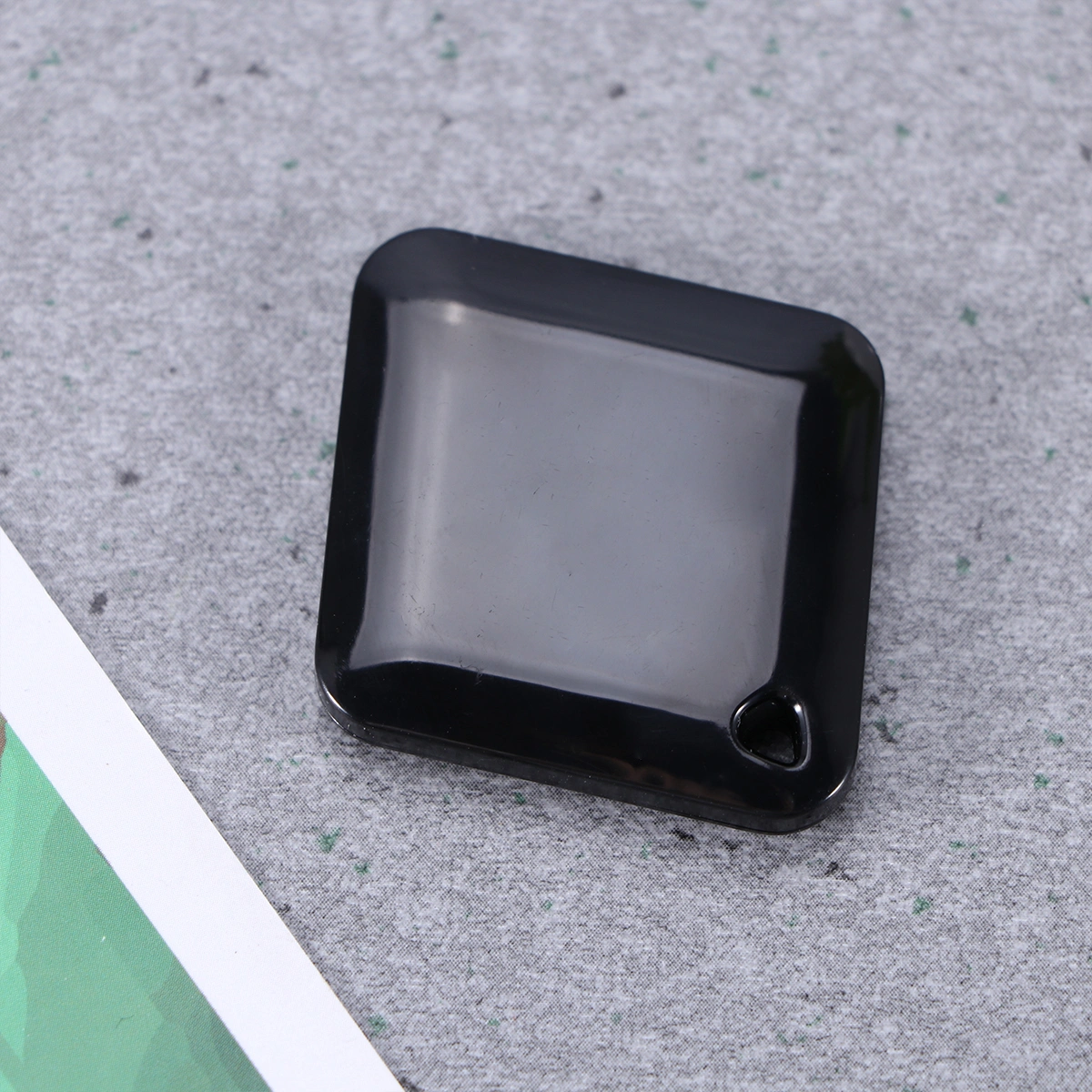 Smart Mini Anti-LostTracer Heart Shape Keys Wallet Bag Kids Trackers Finder Equipment (Black)
