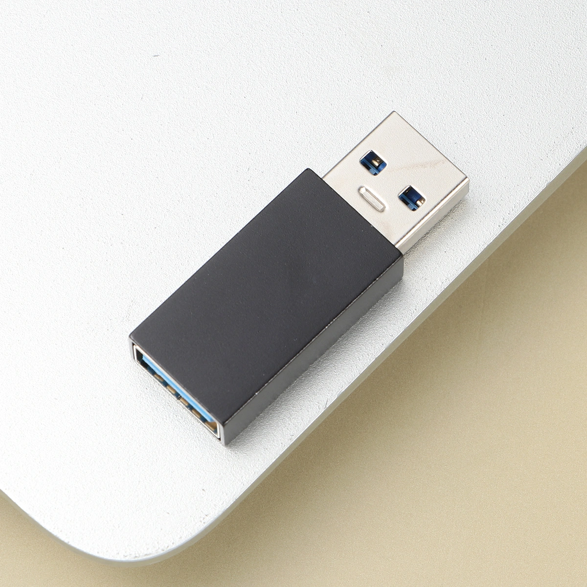 USB Data Blocker Small Practical Safe Computer USB Data Privacy 3.0 Blocker for Home Office (Black Pearl Bag Package)