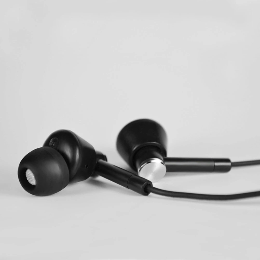 Universal In-Ear Headset Super Bass Earbuds Headphones with Mic for Mobile Computer Outdoor Sports Workout Running (Black)