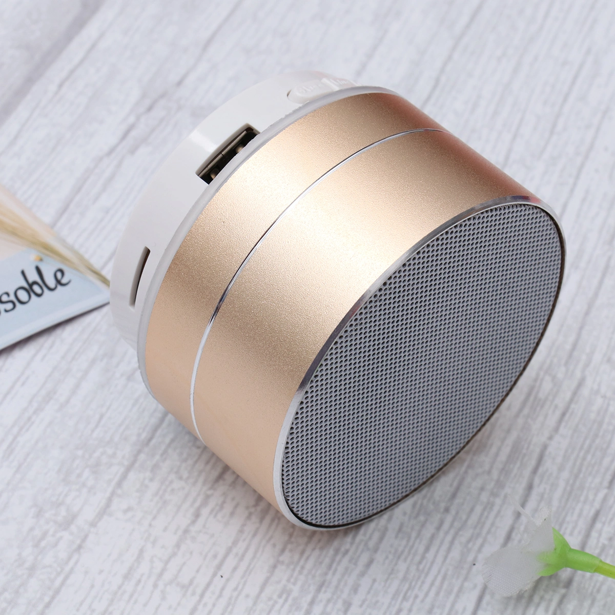 Aluminum Alloy WirelessSpeakersOutdoor portable Mini Metal Speaker with LED Lights Support TF FM Radio (Golden)