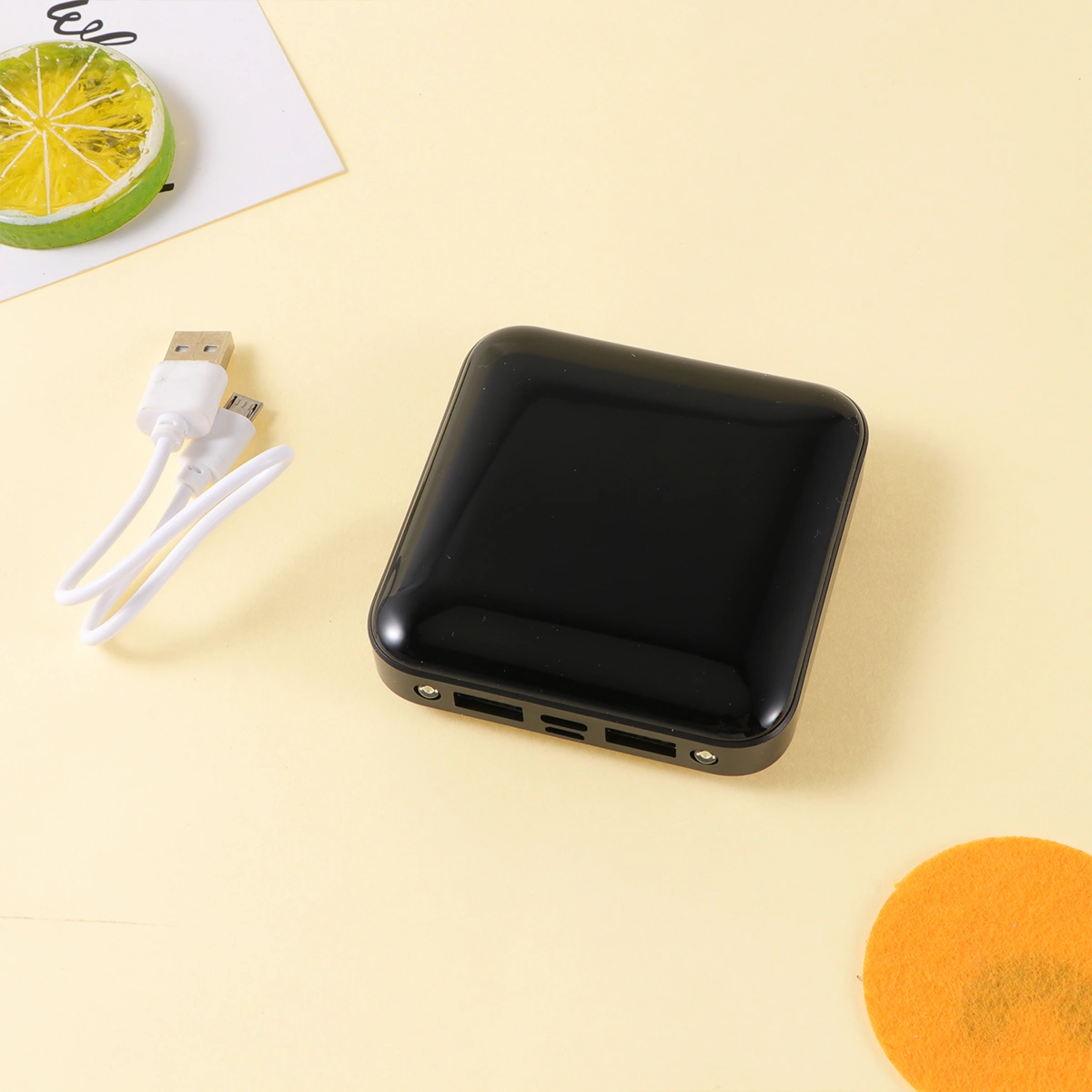 Mini Portable Full Mirror Surface Large Capacity Charging Treasure Power Bank Quick Charging Mobile Power Supply 4800MA (Black)