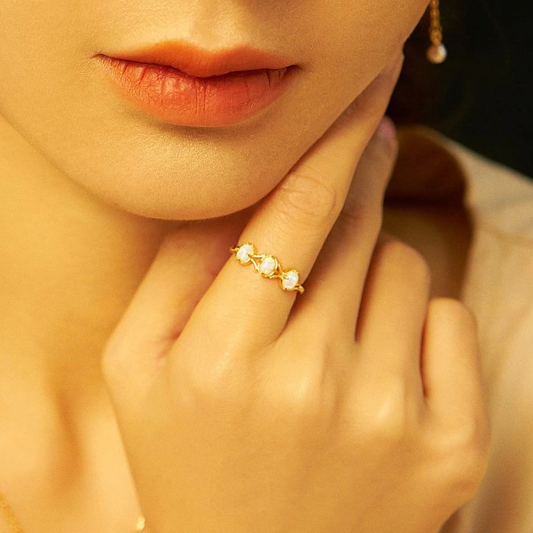 Women's Fashion Retro Opal Gold-plated Ring