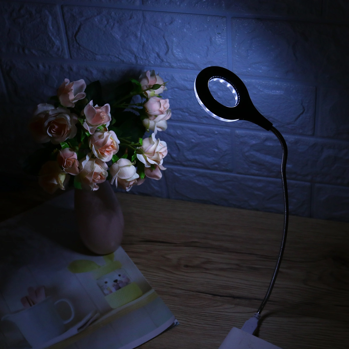 1pc Flexible USB 18 LED Light Lamp Adjustable Reading Lamp Portable Night Lamp for Power Bank PC Laptop Notebook Computer with Switch (Black)