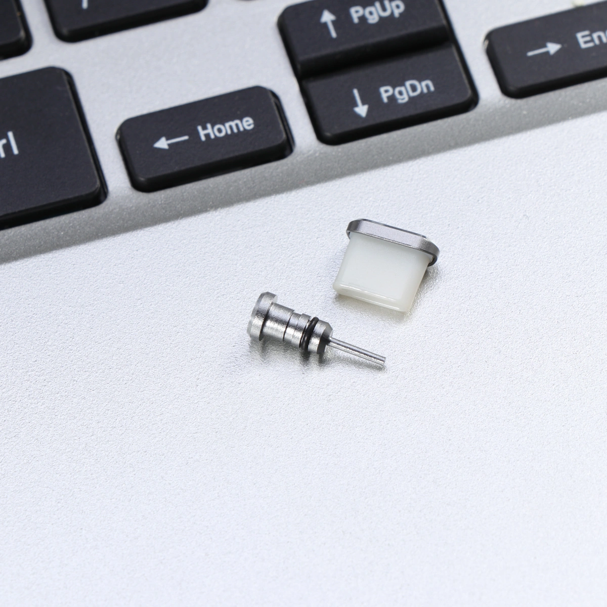 2pcs/ Set 3.5mm Earphone Jack Anti Dust Plug And USB Type C Port Plug for Xiaomi 4C/ 5S/ Letv 1S/ Huawei P9/ Honor V8/ Galaxy S8/ S8+/ LG V30/ V20 (Grey)