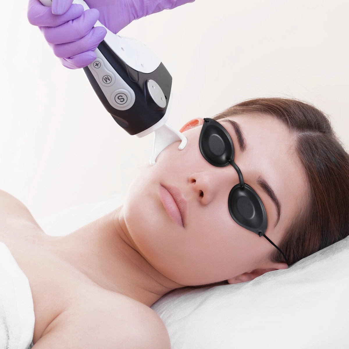 HEALLILY IPL Safety Goggles Eye Patch Full Covered Eye Protection Goggles Eyeshields for Beauty Clinic Patient (Black)