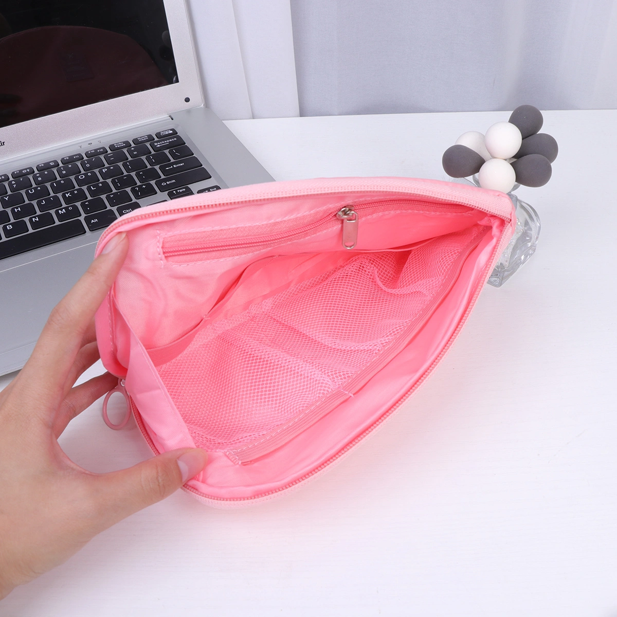 Useful USB Cable Storage Bag Portable Storage Pouch Travel Carrying Pouch Large Capacity Bag for Earphone Charger (Pink)
