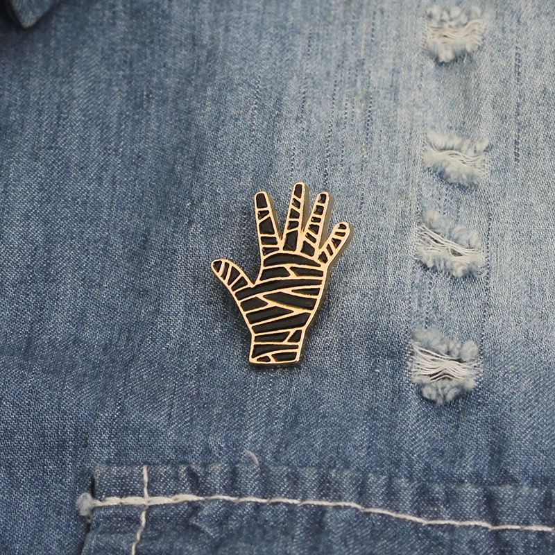 Personalized Gesture Palm Oil Drip Brooch Creative Denim Jacket Clothing Badge