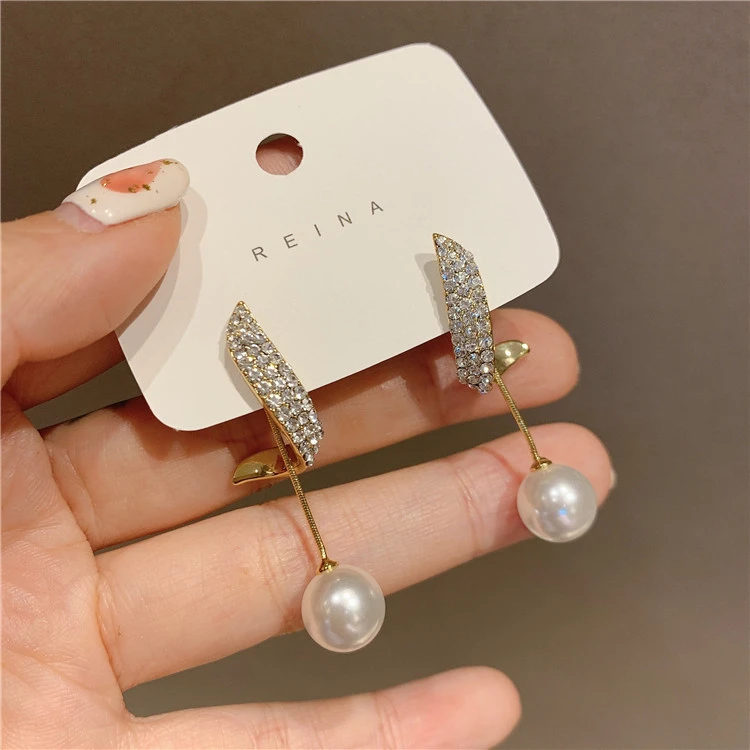 Two Full Diamond Wings Pearl Earrings Personality