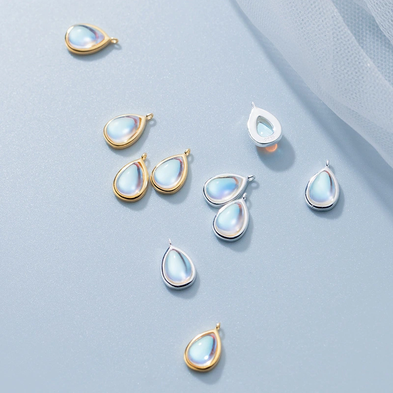 Fashion Simple Inlaid Synthetic Moonstone Water Drop Pendant