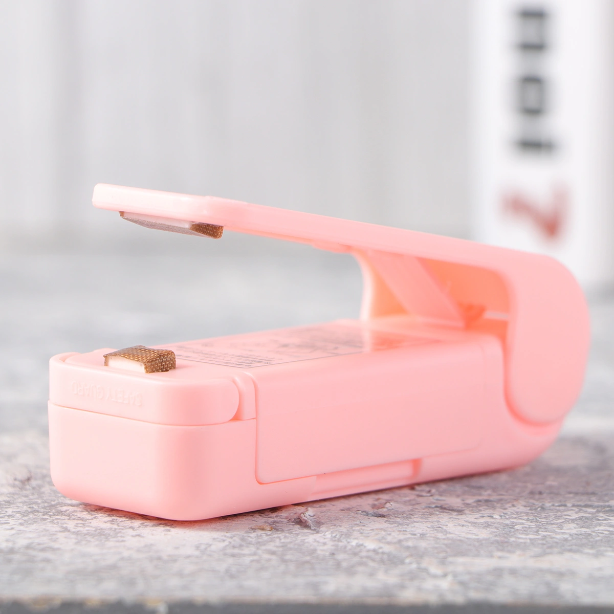 1 Pc Portable Mini Bag Sealer Hand-held Food Saver Battery Operated Heat Sealer (Pink, No Battery)