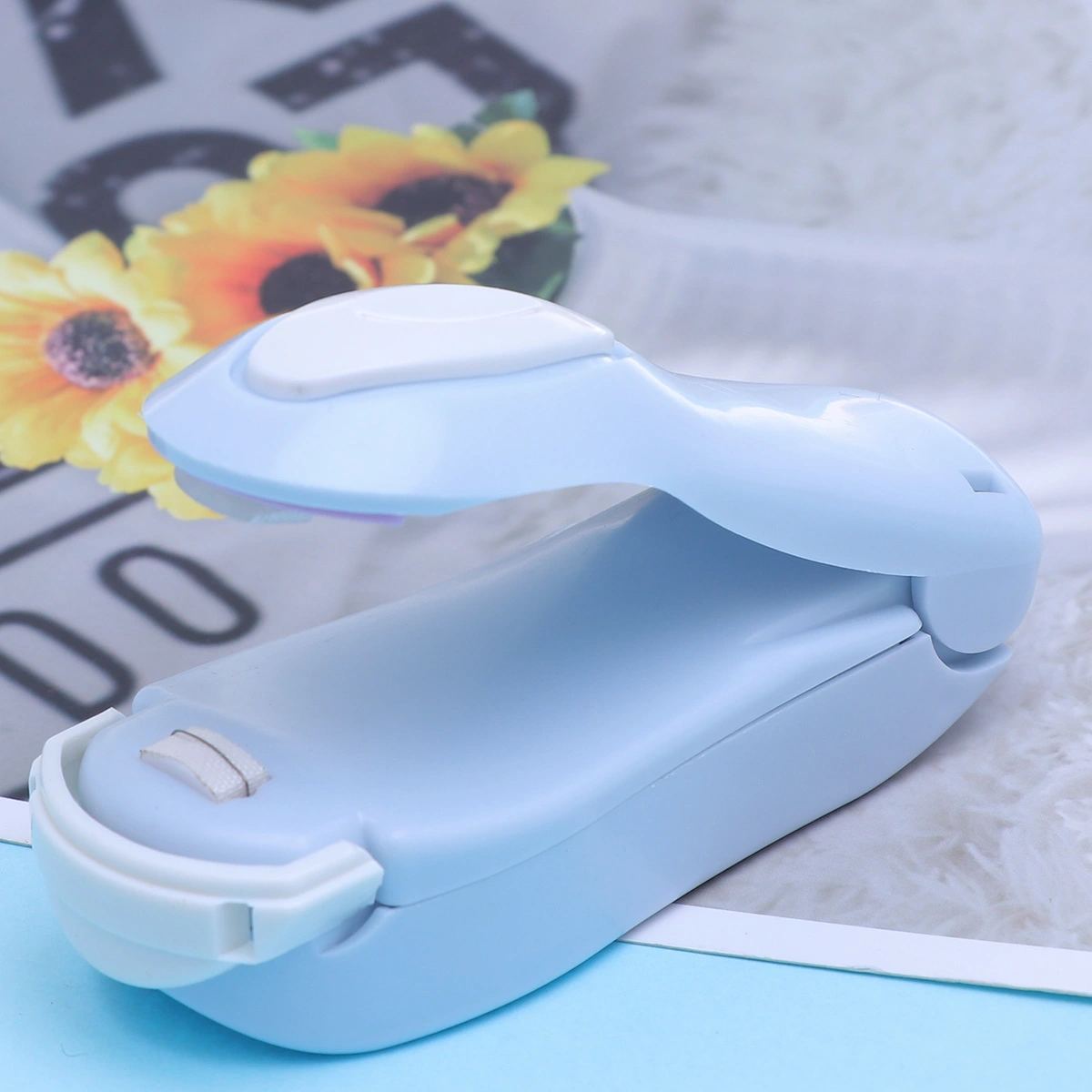 Portable Mini Bag Sealer Hand-held Battery Operated Heat Sealer without Battery (Blue)