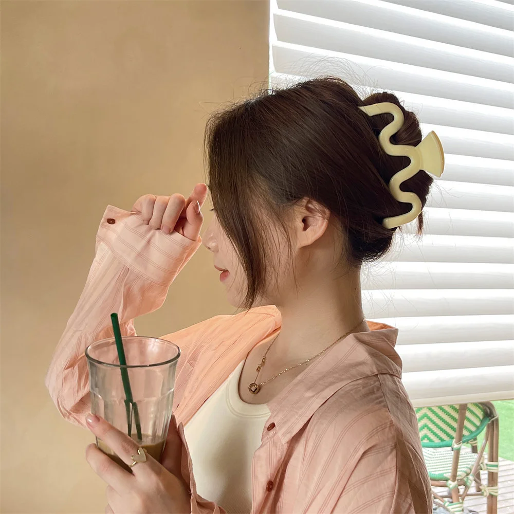 No Plus-sized Wave Grip Jelly Color Hairpin