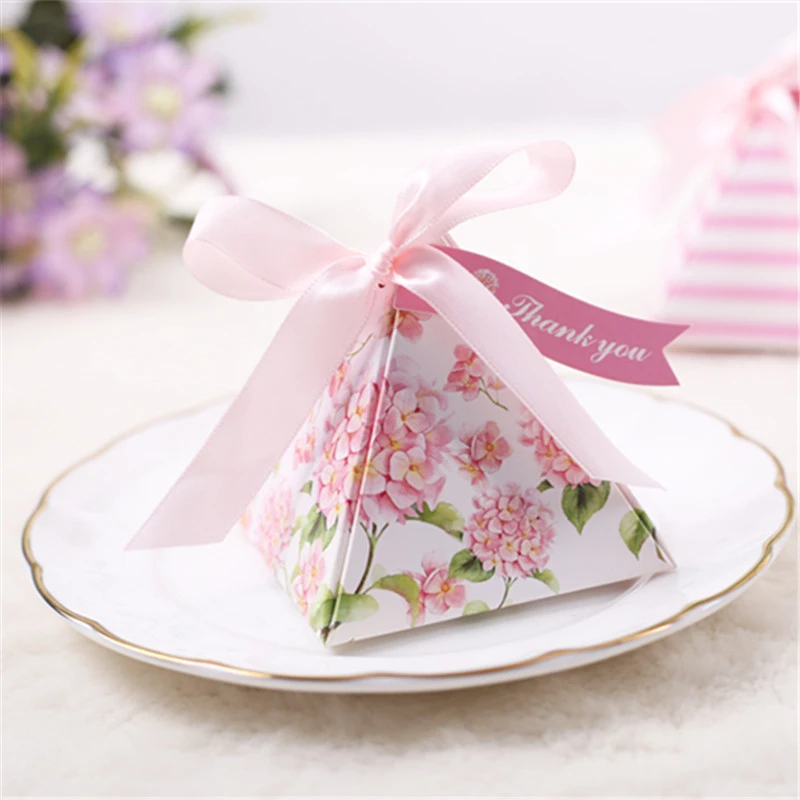 25 Sets of Wedding Candy Wrapping Box Pyramid Shape Candy Boxes Party Treat Storage Paper Box