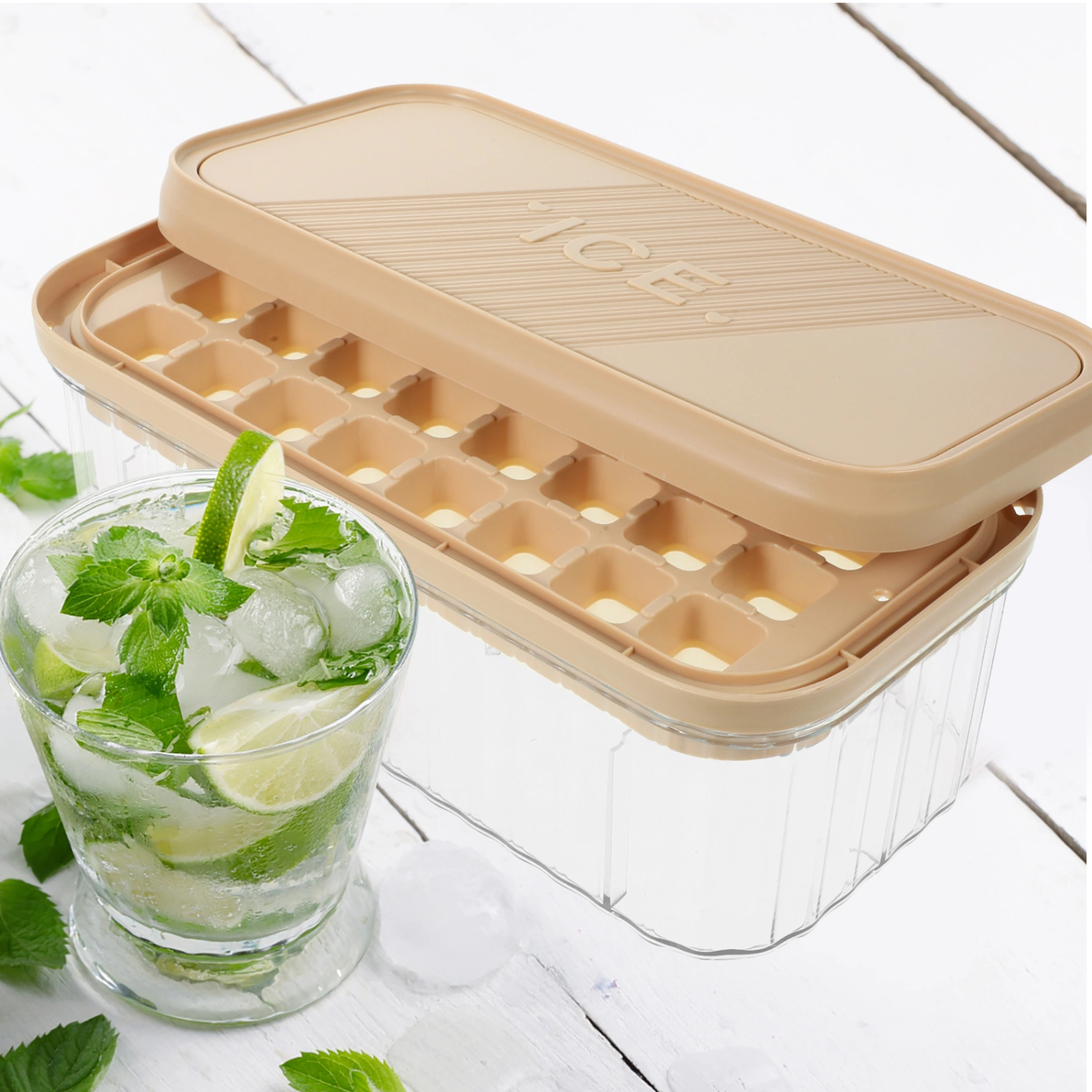 Large Capacity Ice Cube Mold Ice Cube Tray Plastic Ice Cube Maker Home Kitchen Prop