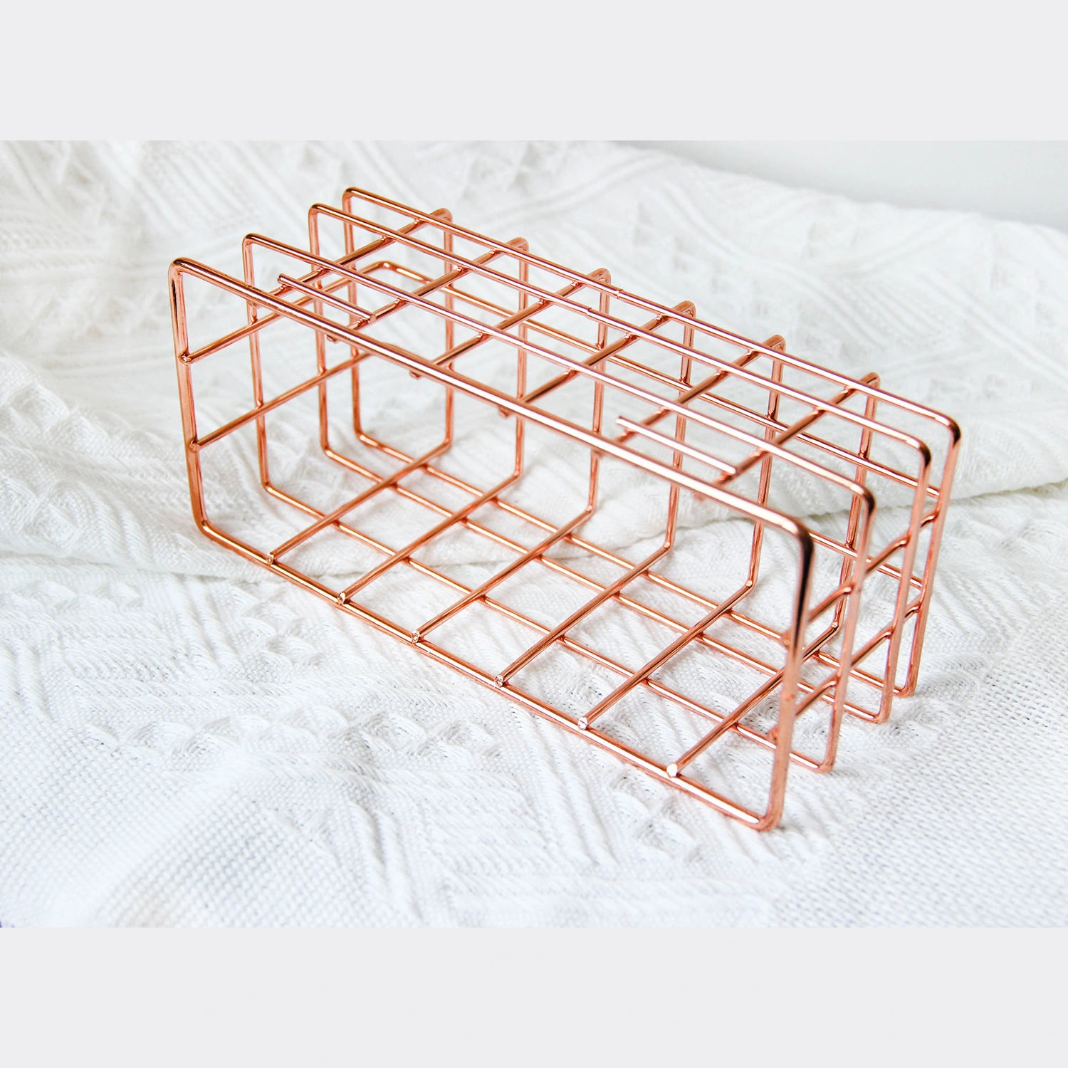 Dresser Makeup Basket Multi-use Cosmetics Basket Desktop Storage Basket Makeup Accessory