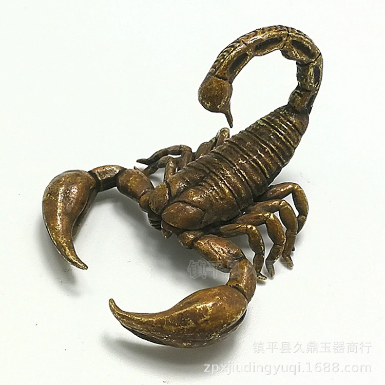 Vintage Style Metal Scorpion Ornament Desktop Sculpture Office Table Decoration