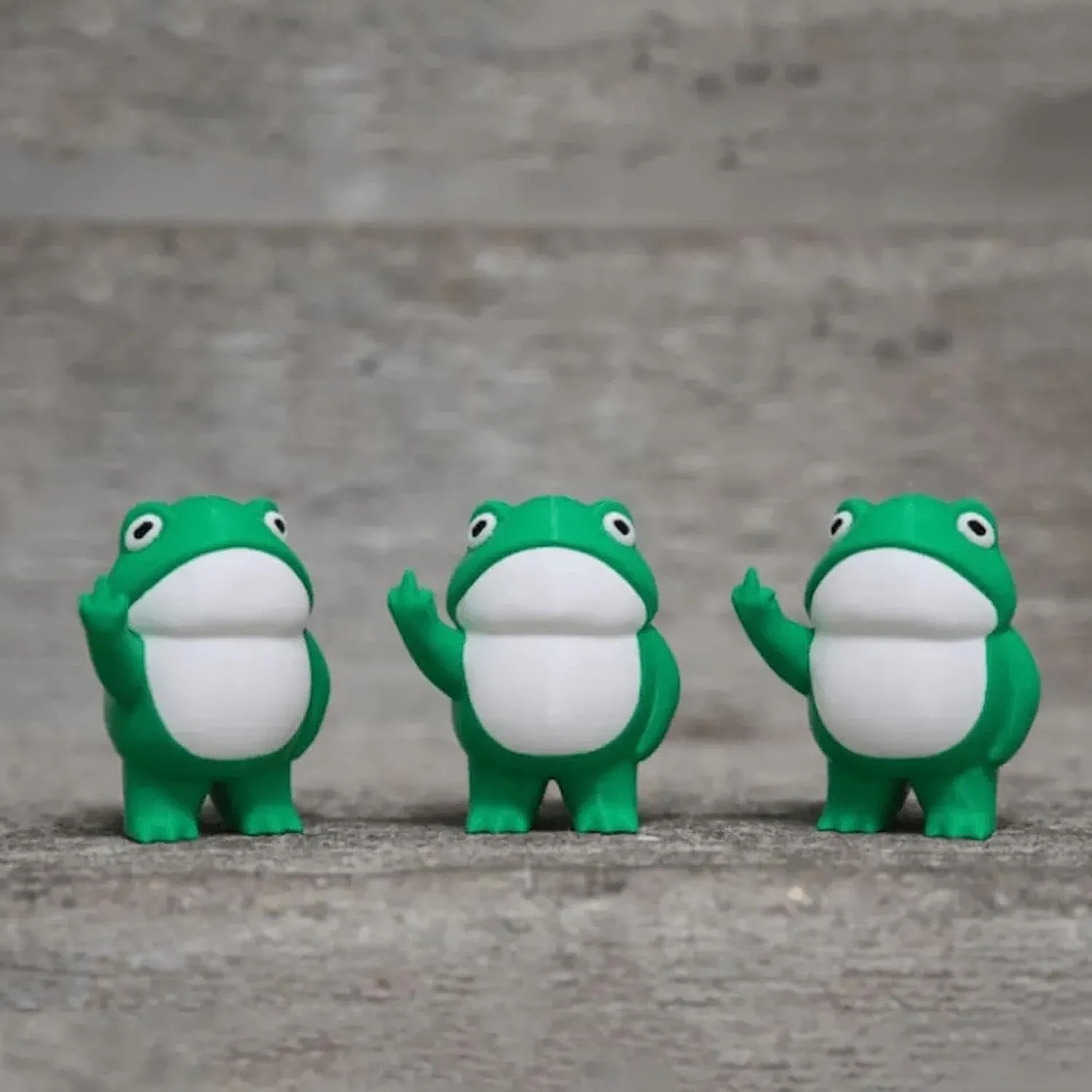 Outdoor Garden Decorative Frog Statue Frog Ornament Simulated Cartoon Frog Statue