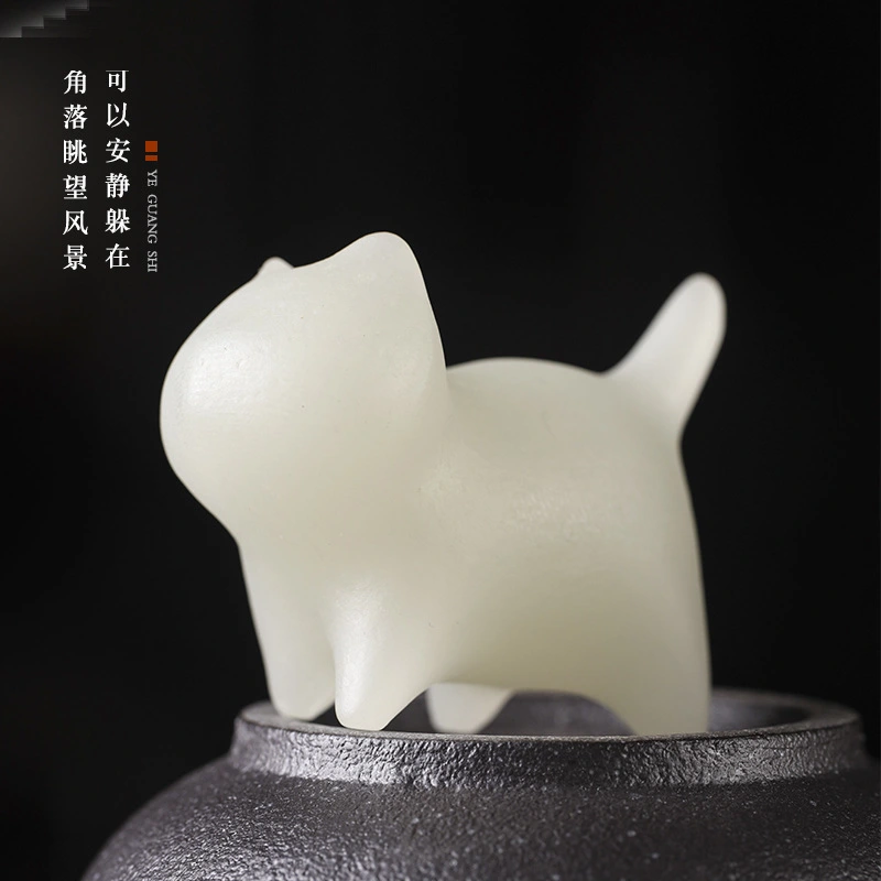 Glowing Stone Cat Figurine Cat Statue Decoration Glow-in-the-dark Cat Ornament