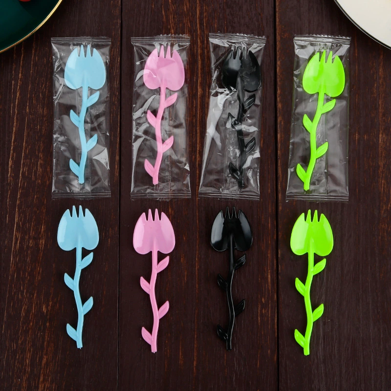 100Pcs Party Ice Cream Spoons Practical Dessert Spoons Adorable Spoons for Cake Pudding